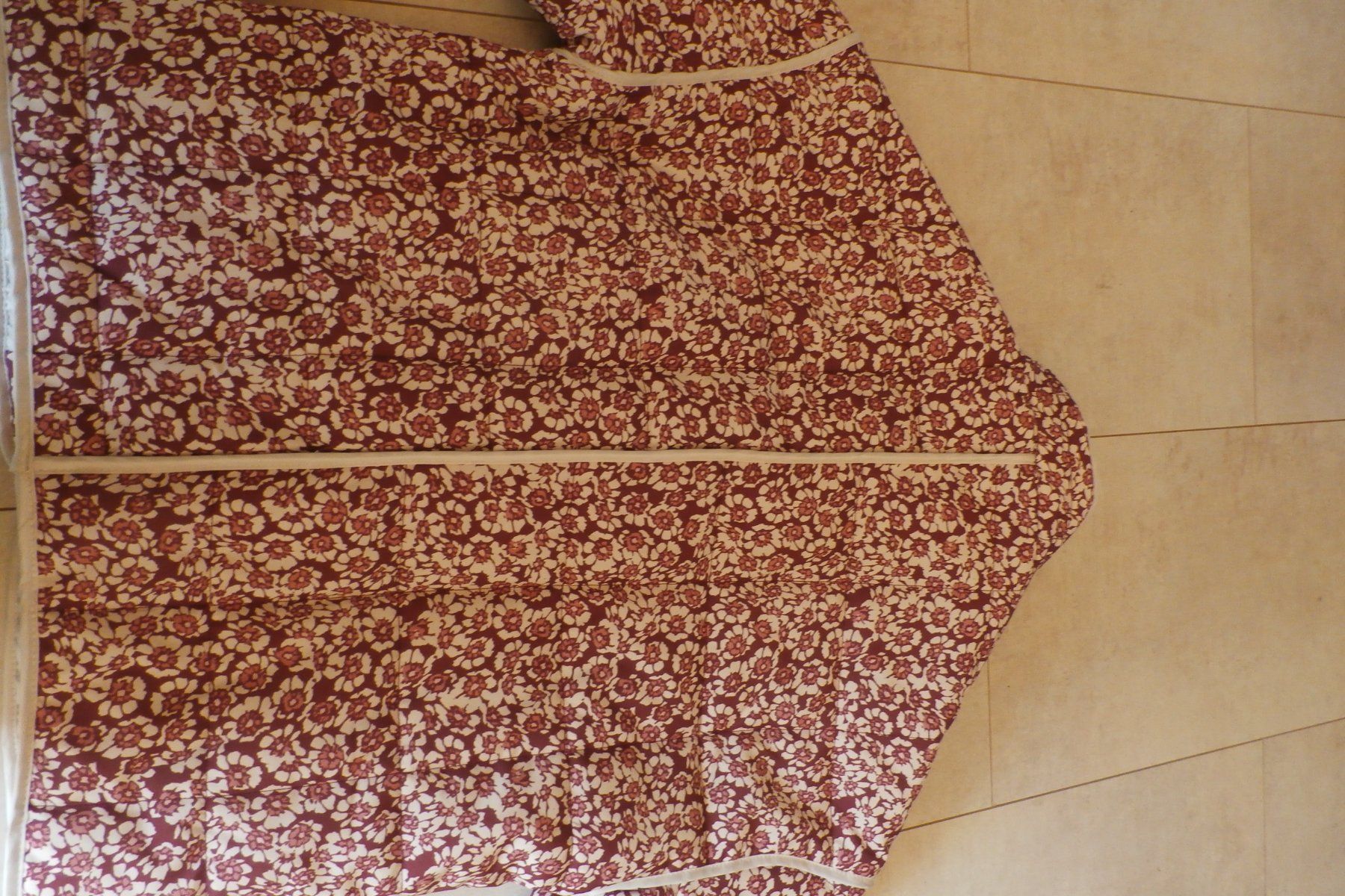 Giacche: Jacke mit Blumenmuster rot weiss gebraucht – Usato da Appenzell venduto da hundracing 4