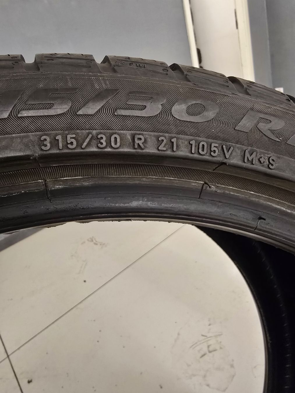Altro in Scrittura & Disegno: set de pneus hiver Porsche – Usato da Rolle venduto da Challenge13 3