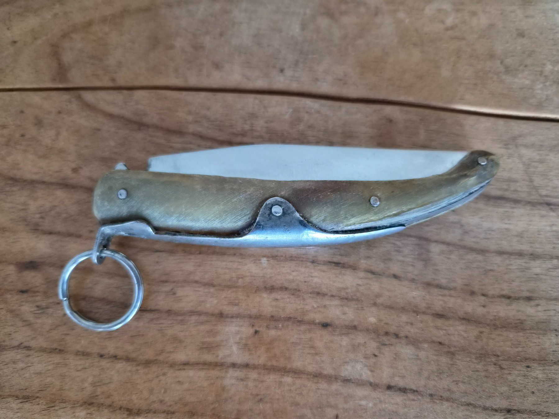 Couteaux de poche: Taschenmesser – D'occasion à Laupen BE par R11rs 1
