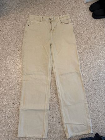 Zara Jeans beige Grösse 38 mit Schlitz neuwertig