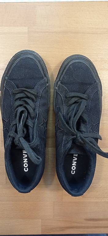 Scarpe da uomo: Converse base noire 36.5 quasi neuve – Usato da Daillens venduto da Virginie1306