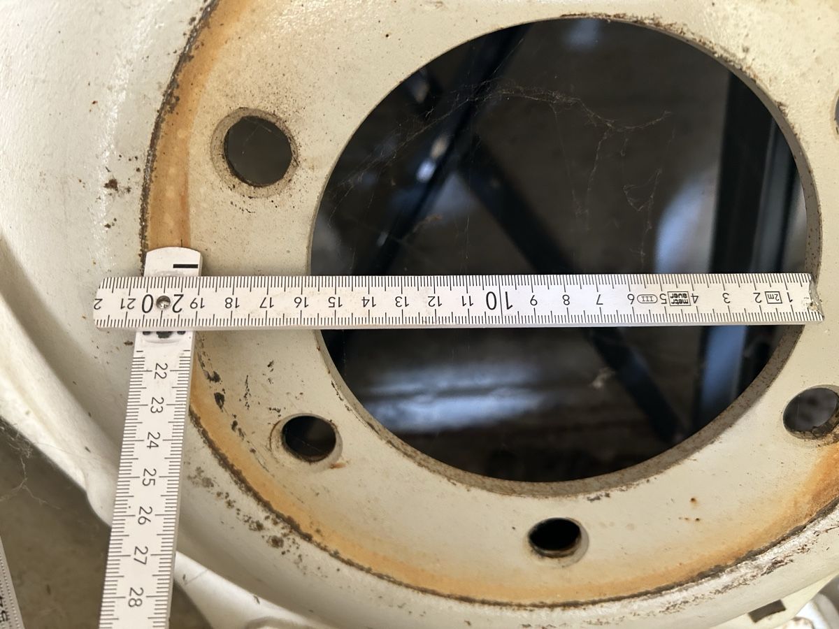 Pirelli Pneumatici & Ruote complete: Kompletträder Traktor reifen Pirelli – Usato da Herisau venduto da Wildheuer1986 2