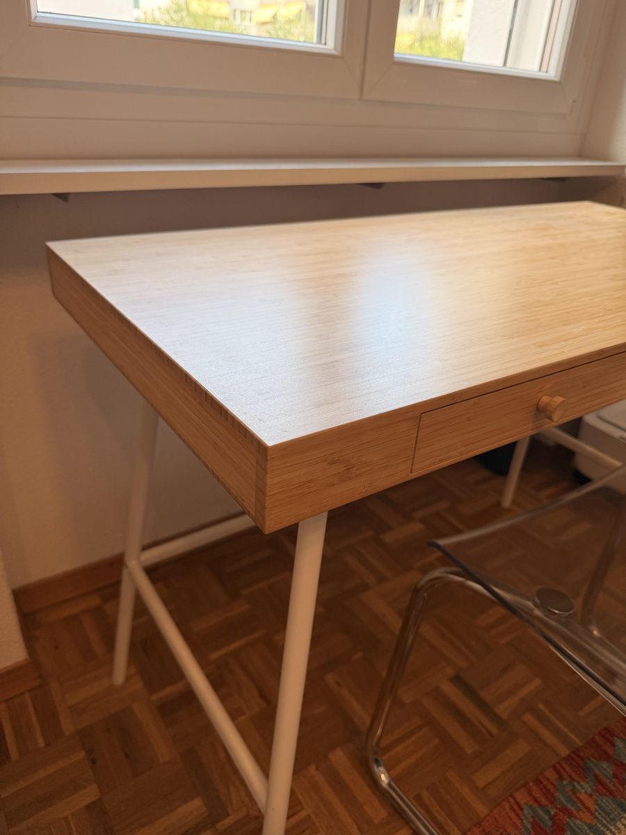 Ikea Tische: Schöner Schreibtisch Bambus 102x49cm – Gebraucht aus Zürich von lab_t9vd 1