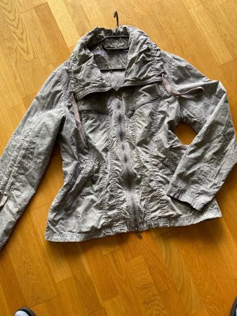 Rassige silberige Cecil Übergangsjacke Grösse XL