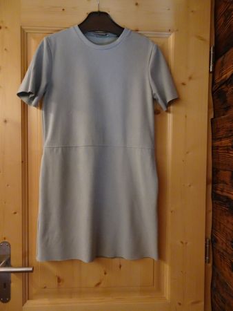 Zara Kleid mit Seitentaschen lindengrün Gr. S - 260381