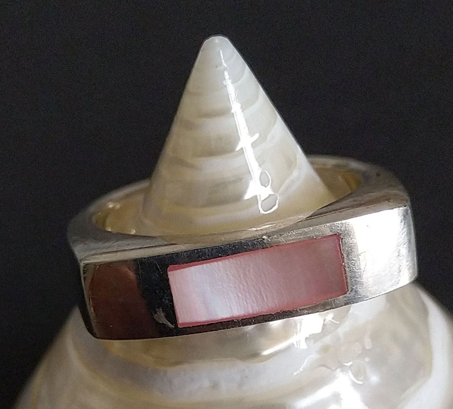 Anelli: ZARTER RING IN 925 SILBER MIT ROSA PERLMUTT INLAY – Usato da Romanshorn venduto da BoutiqueA
