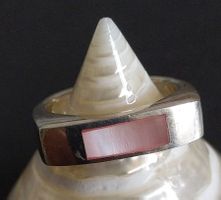 ZARTER RING IN 925 SILBER MIT ROSA PERLMUTT INLAY