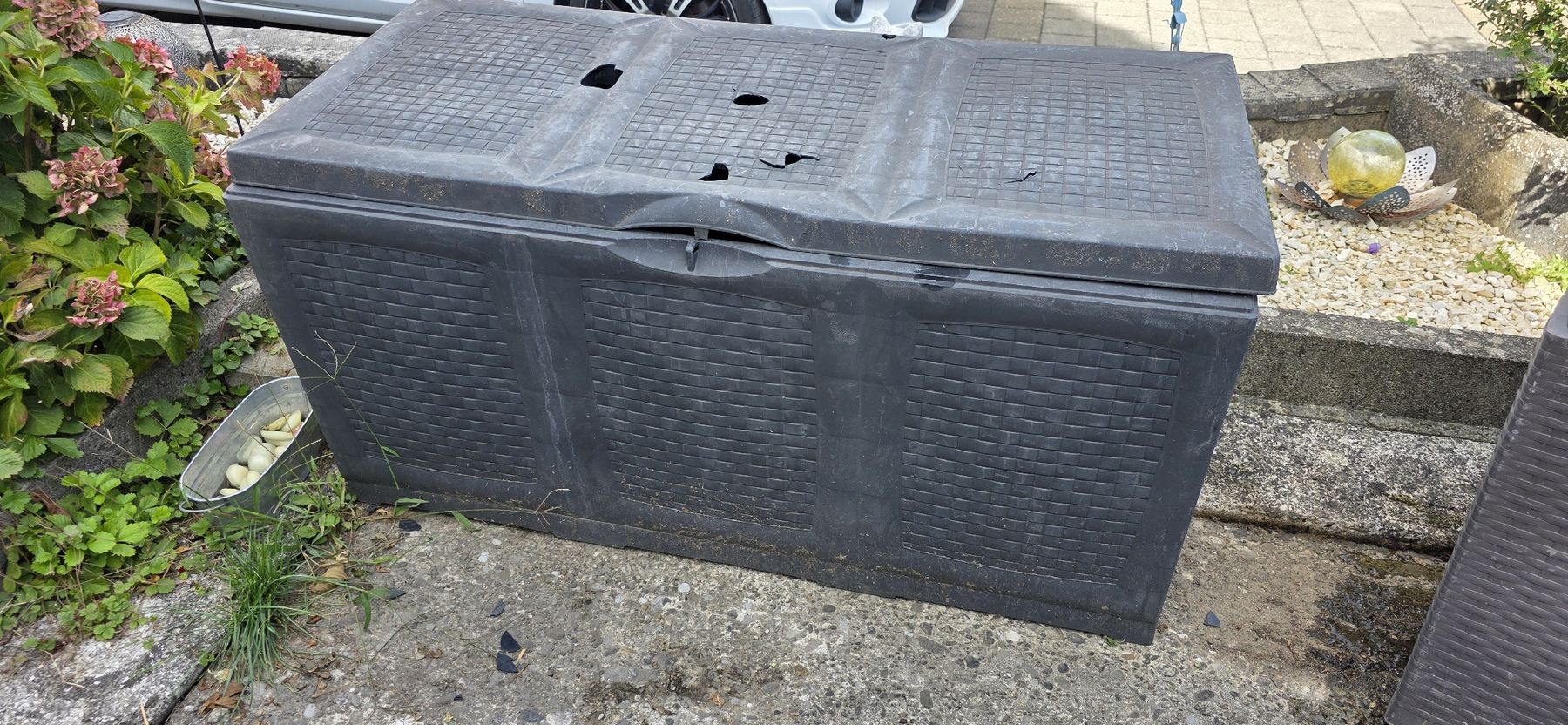 Auflagenboxen: Grosse Gartenbox  – Defekt aus Suhr von Design_by_Debi