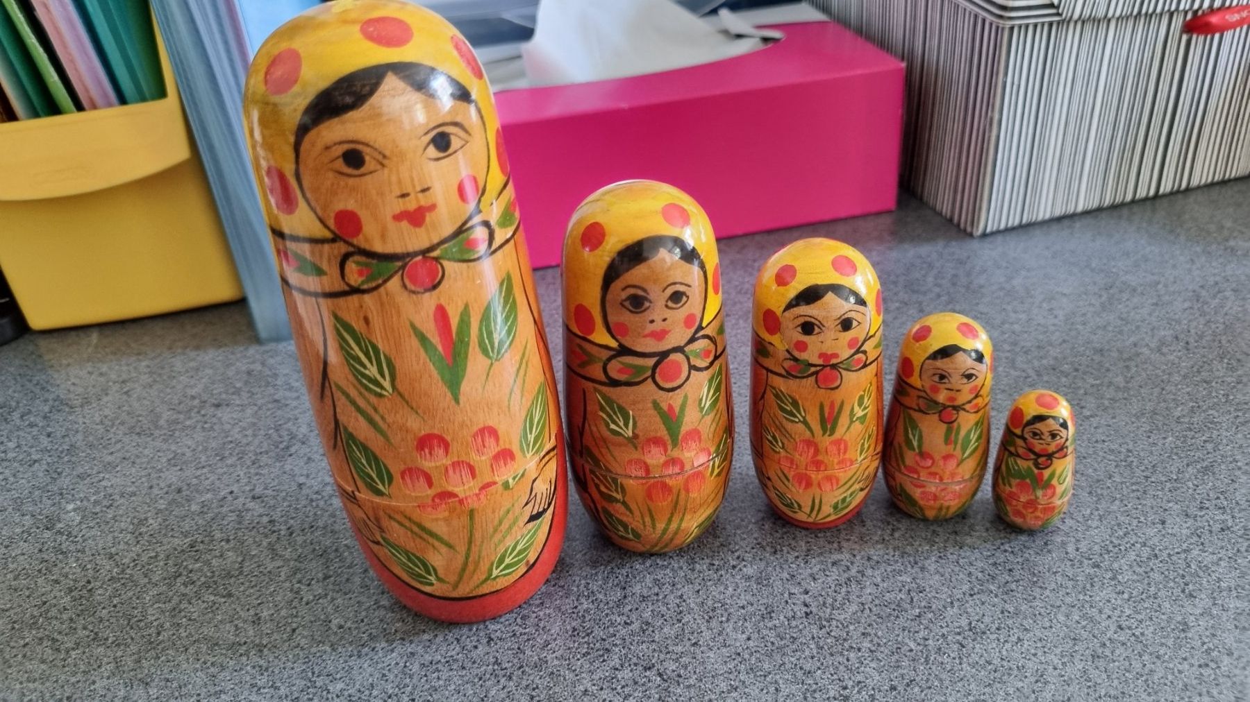 Figuren: 1 poupée russe de 5 pièces – Gebraucht aus La Chaux-de-Fonds von mikilo1 1