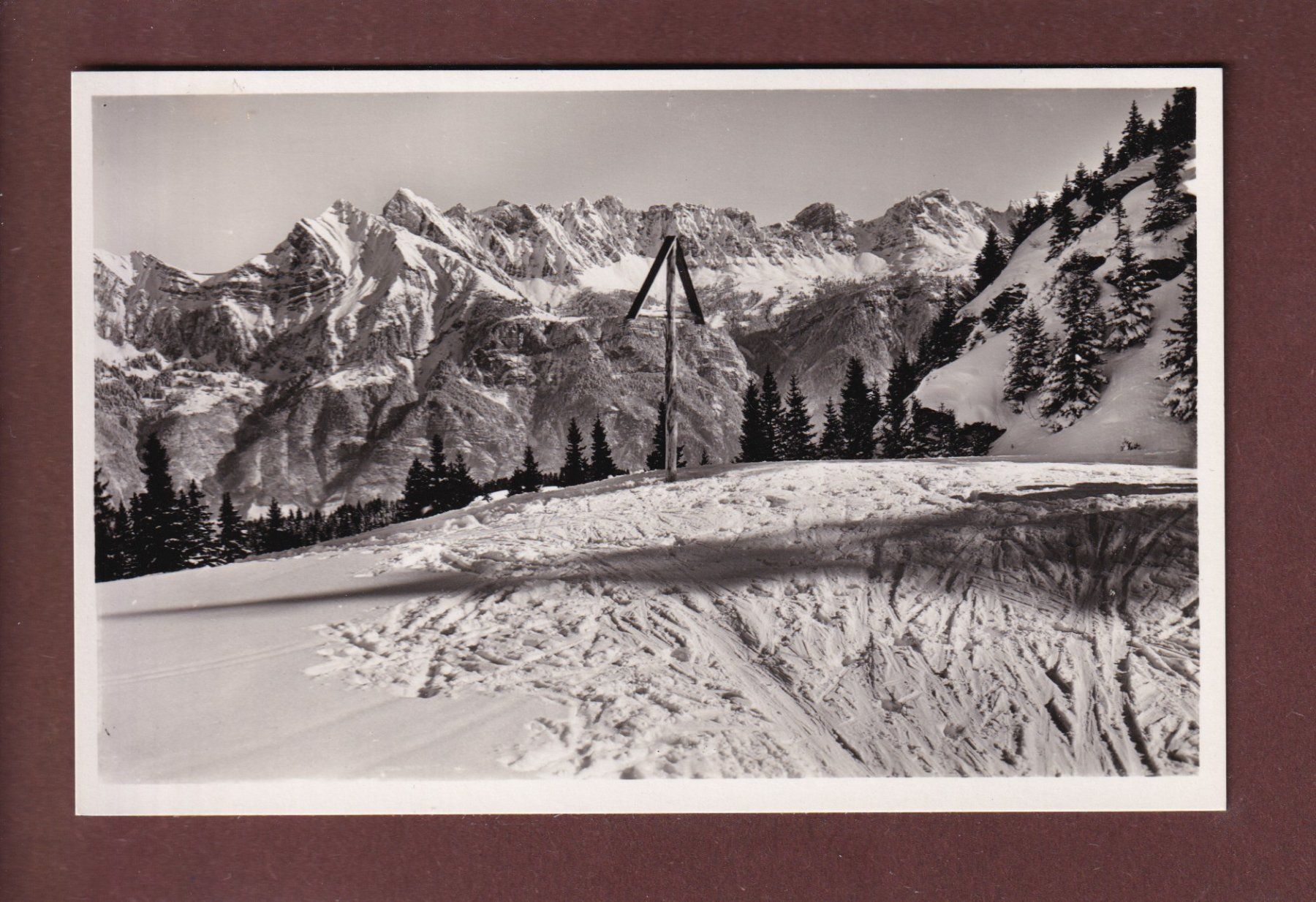 Cartoline postali: FLUMSERBERG - Beim Kreuz – Usato da Pully venduto da nicecards