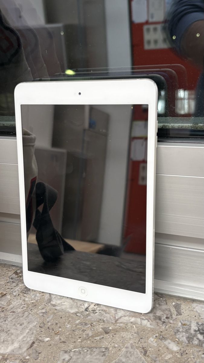 Apple Tablet PC: iPad Mini – Gebraucht aus Wangen b. Olten von Dasding 1