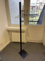 Garderobe Standgarderobe schwarz neuwertig
