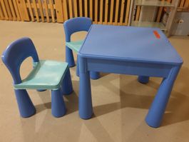 Kinder-Tisch mit 2 Stühlen von Tega Baby