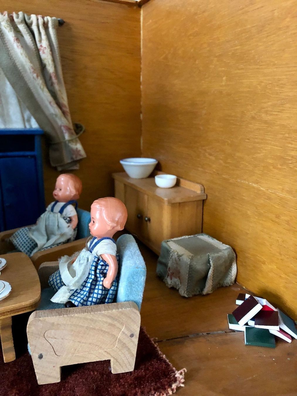 Puppenhäuser & -möbel: Puppenhaus aufgehübscht – Gebraucht aus La Cibourg von pantokrator 1