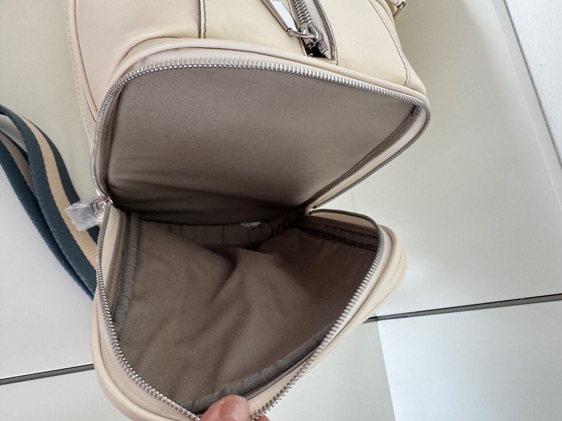 Bally Borse: Bally Grosse Tasche Creme-weiss – Nuovo e nell'imballaggio originale da Volketswil venduto da praxis12 4