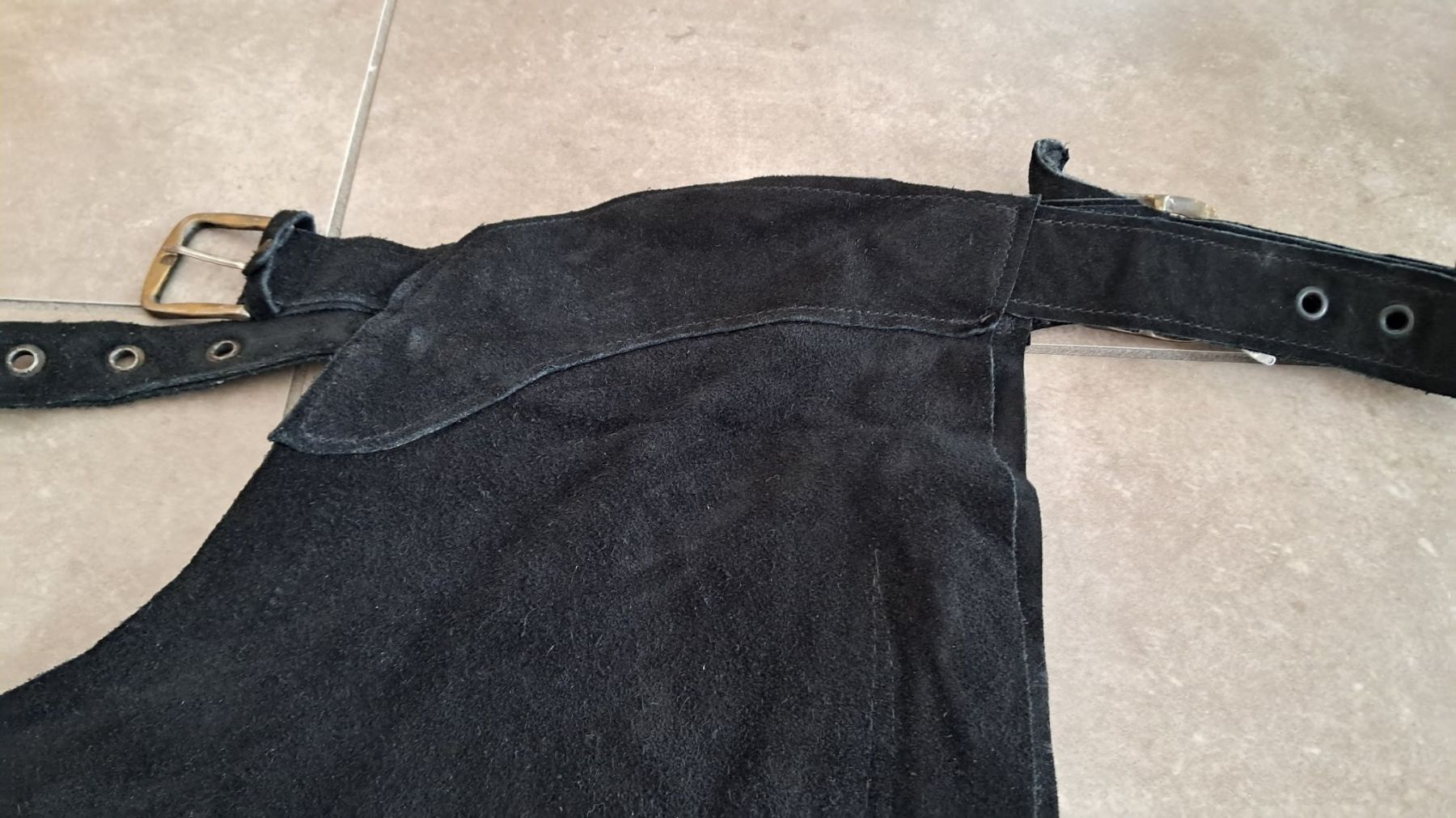 Pantaloni: Schwarze Lederchaps, Top Zustand, Grösse M – Nuovo (secondo la descrizione) da Uster venduto da Paeti7 2