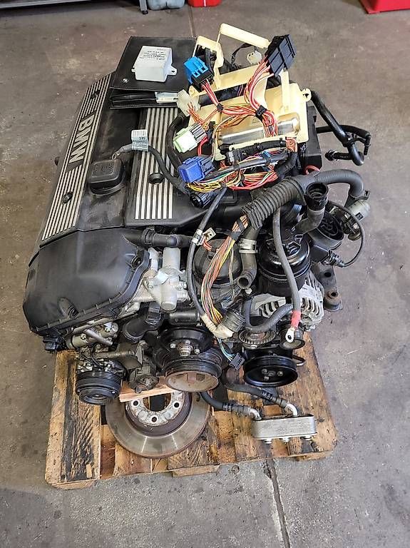 Tutti pezzi di ricambio auto: Bmw e46 Motor Aktion bis 14/08 – Usato da Niedergösgen venduto da Zecinha