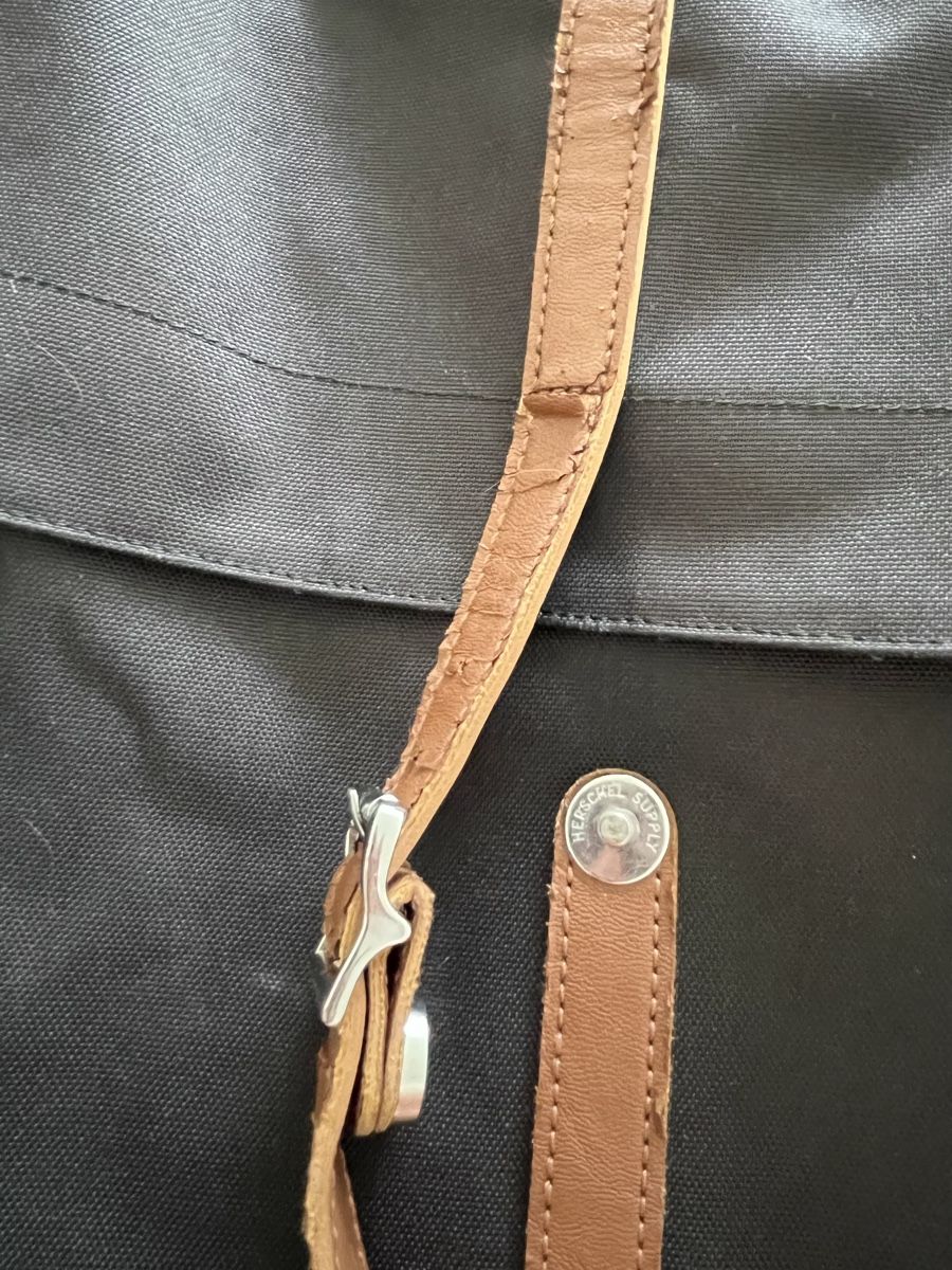 Herschel Sacs à dos: Herschel Tagesrucksack – D'occasion à Herrenschwanden par Kamel1 4