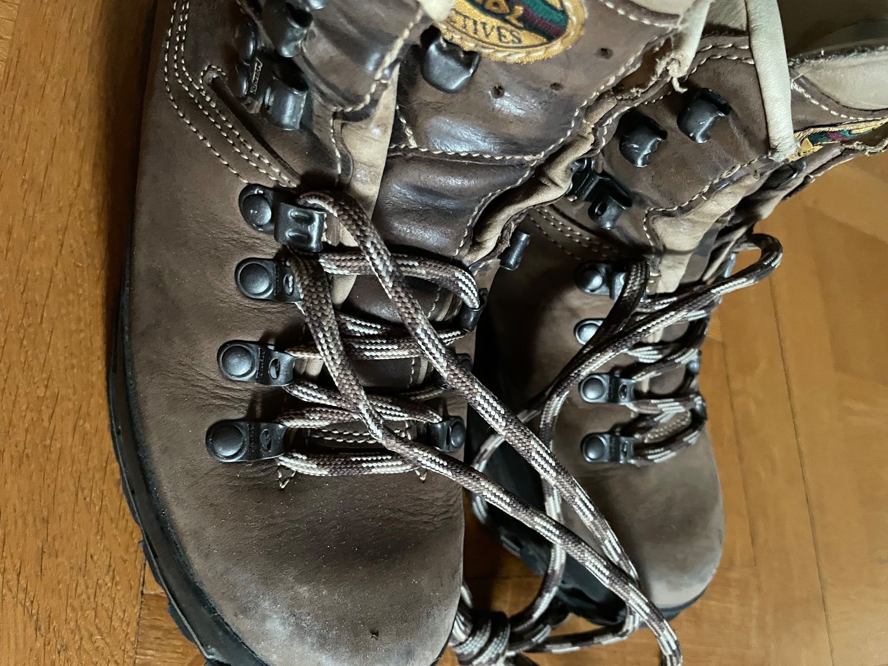 Meindl Chaussures hommes: Wanderschuhe Leder Meindl Gr. 4.5 – D'occasion à Zürich par luc_zs7m 1