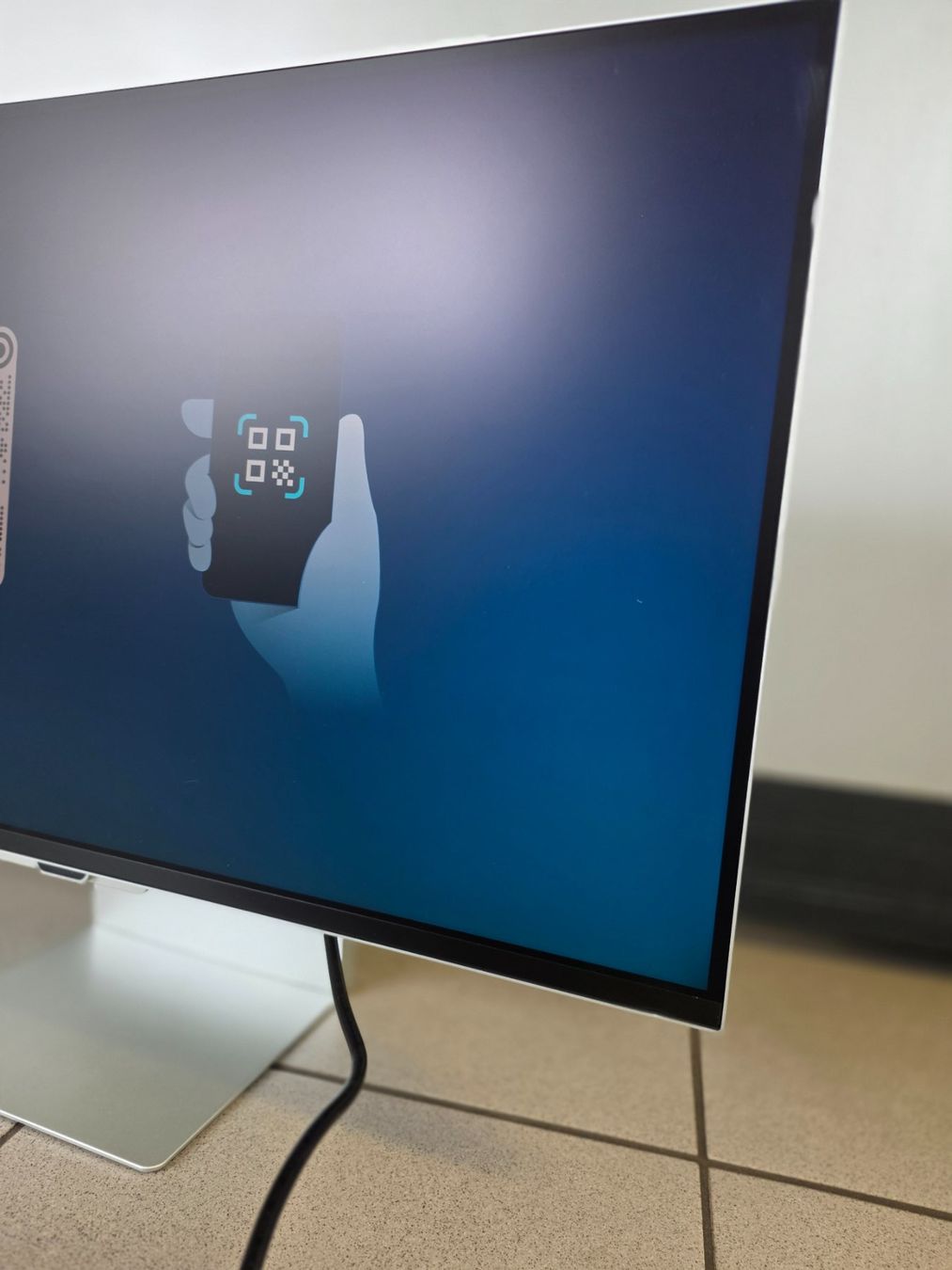 Samsung Monitor: Samsung ViewFinity S9 5k Monitor (mit Delle!) – Difettoso da Kleinandelfingen venduto da dan_6djr 6