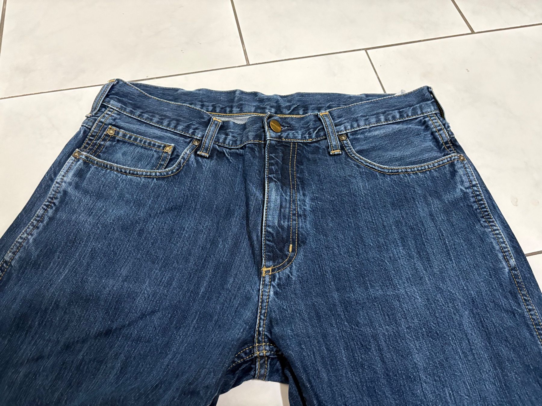 Carhartt Jeans: Charhartt Jeans Hose – Usato da Basel venduto da tif_m2h6 2