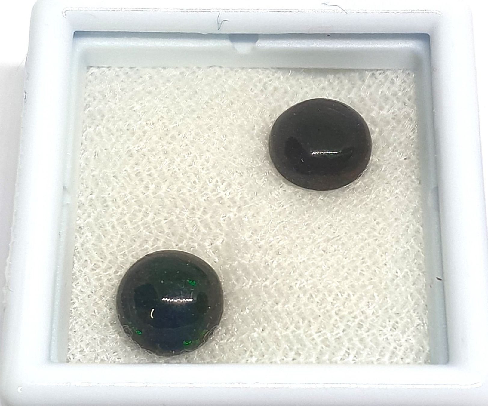 Promo 2x Opales noires 7 mm Valeur 160 Fr (Neuf (Voir description