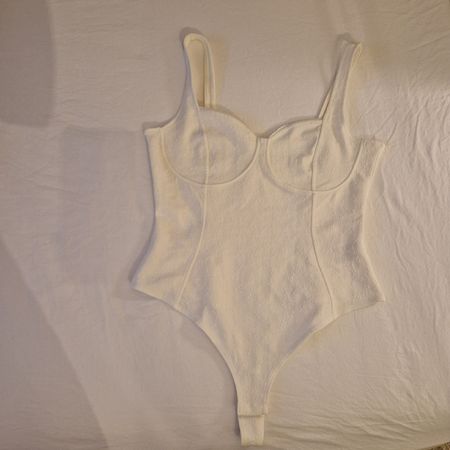 Schöner Body, Crème-Weiss, Grösse M - Perfekt für den Sommer