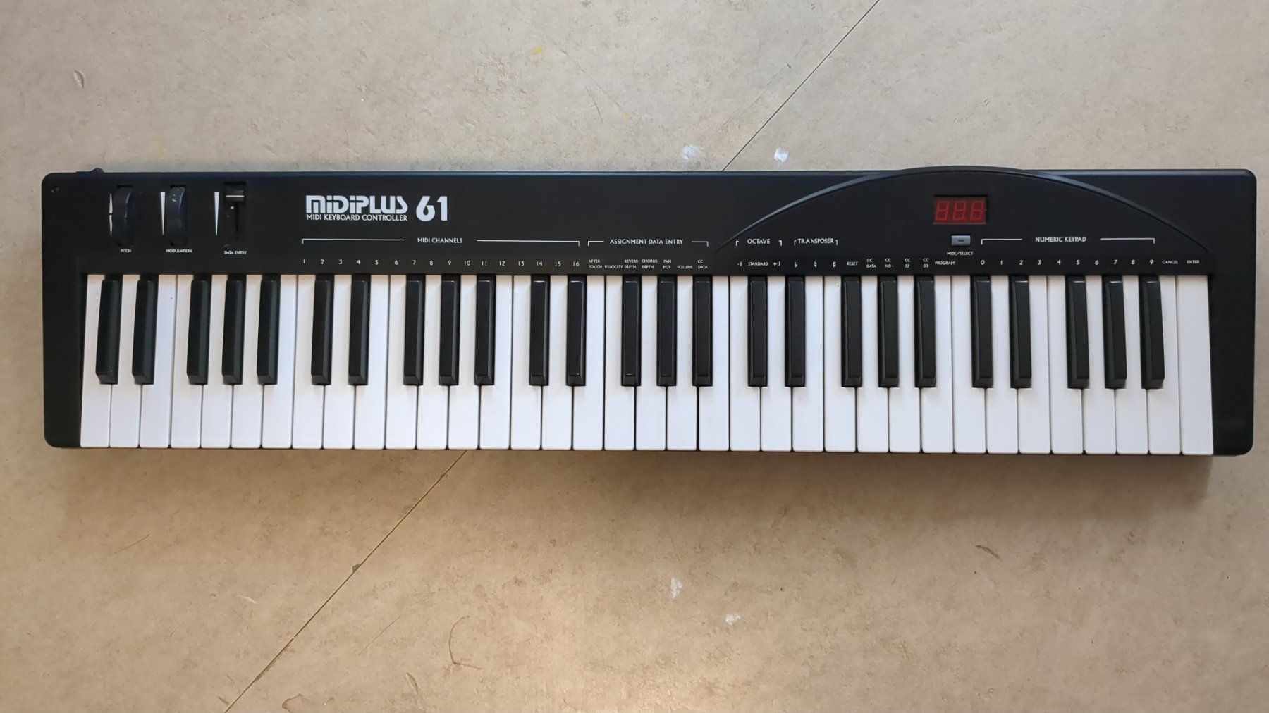 Strumenti musicali: Midiplus 61 - Midi Keyboard Controller (Midikeyboard) – Difettoso da Basel venduto da haferkleie