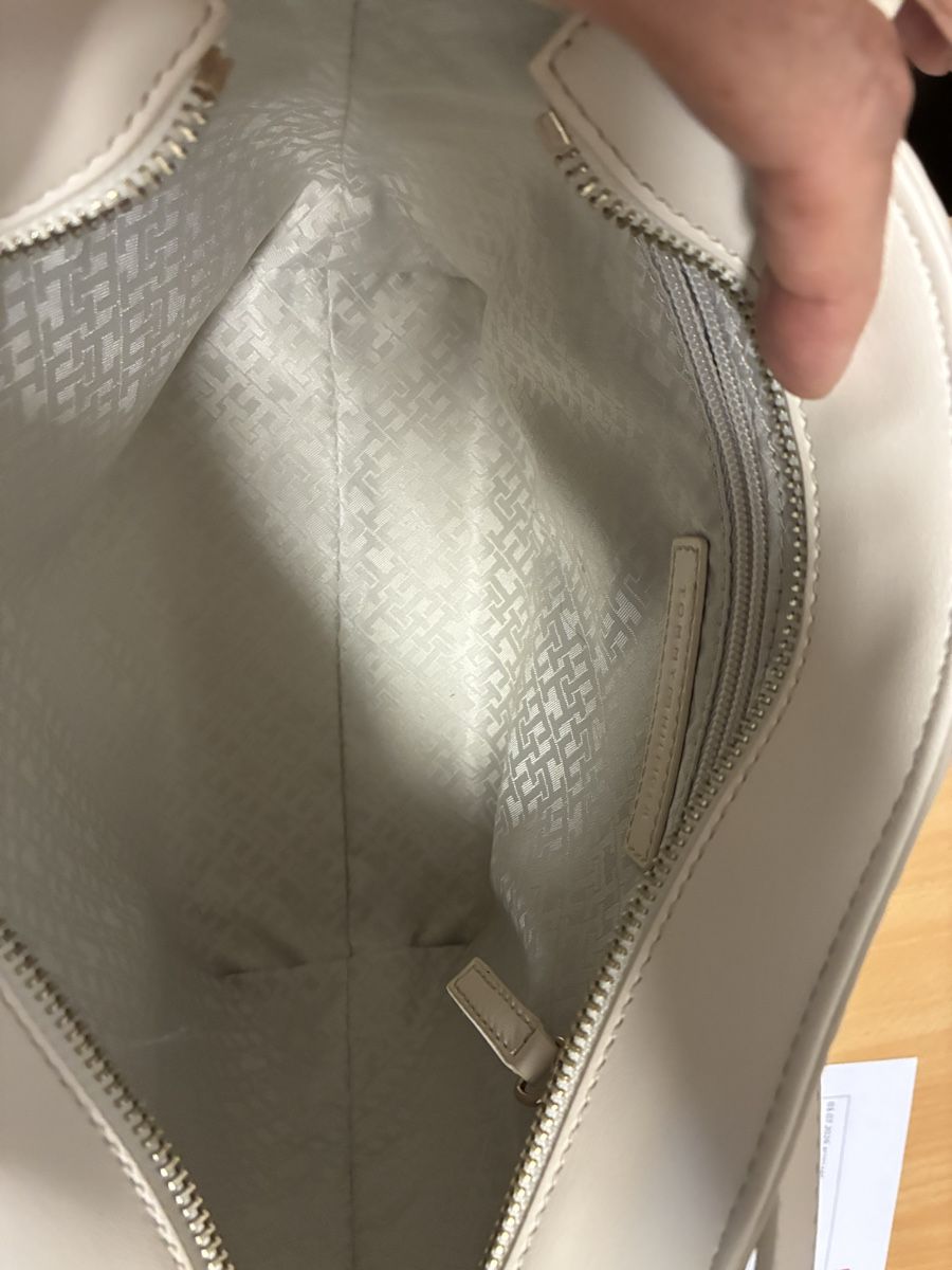 Tommy Hilfiger Borse da donna: Tommy Hilfiger blanc cassé neuf – Nuovo e nell'imballaggio originale da Brent venduto da miloune 3