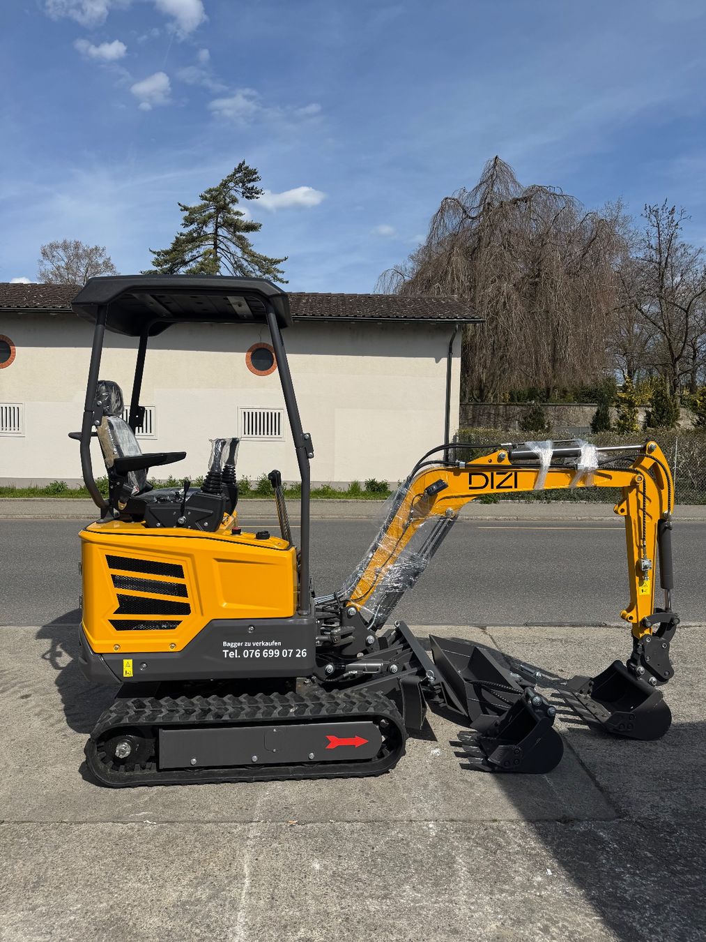 Excavateurs: Bagger 1.8T NEU 15 Stunden/ AKTION/ SOLDE BIS 10 JULI 2026 – Neuf avec emballage d'origine à Orpund par dizi.98 5