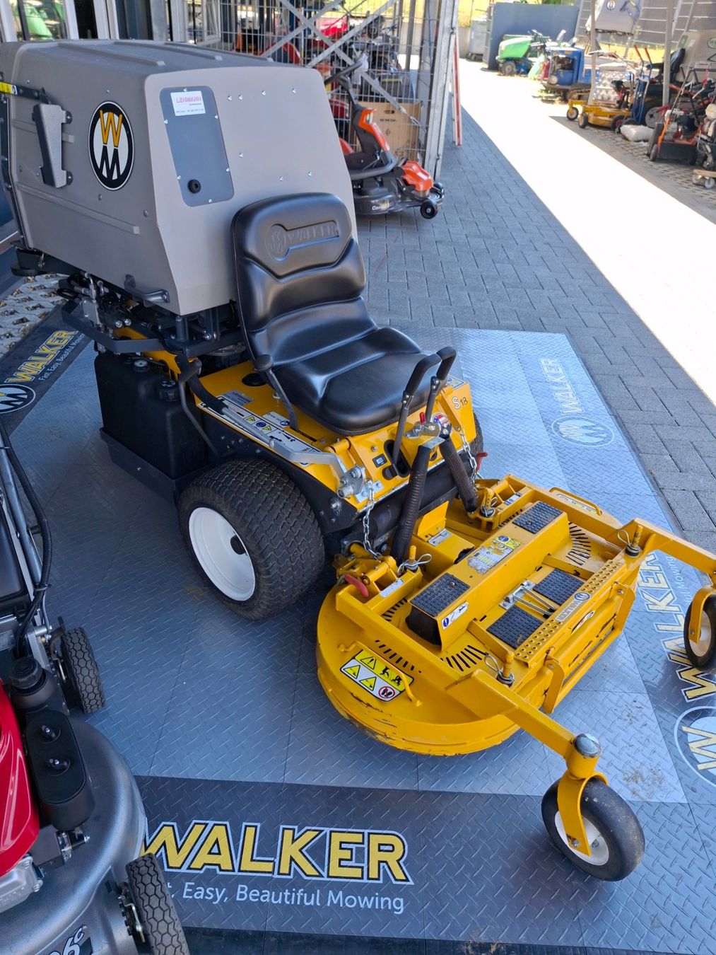 Rasenmäher: S18 Walker Frontmäher – Gebraucht aus Sutz von Shop_LehmannGT