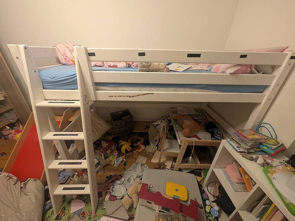 Letti: Hochbett – Usato da Zell ZH venduto da Kuroma