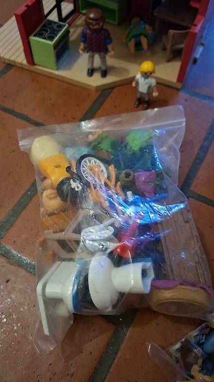Spielzeuge: Playmobile Haus – Gebraucht aus zürich von Shanti79