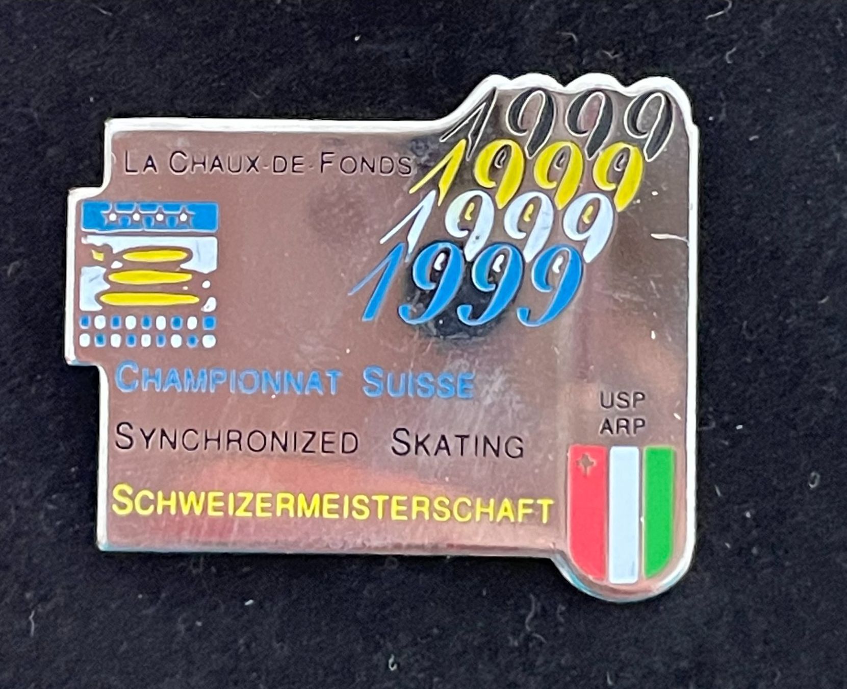 Placchette & Badge: Pin Schweizermeisterschaft Synchronized Skating 1999 – Nuovo (secondo la descrizione) da Zell ZH venduto da johsu79