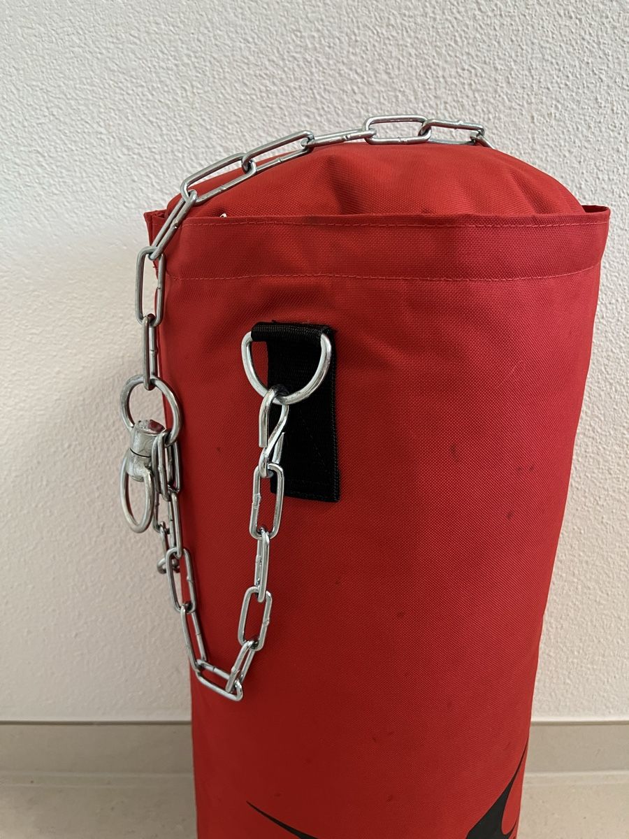 Sacs de frappe: Boxsack rot 12 kg 65cm Hoch – D'occasion à Olten par T.Frei 1