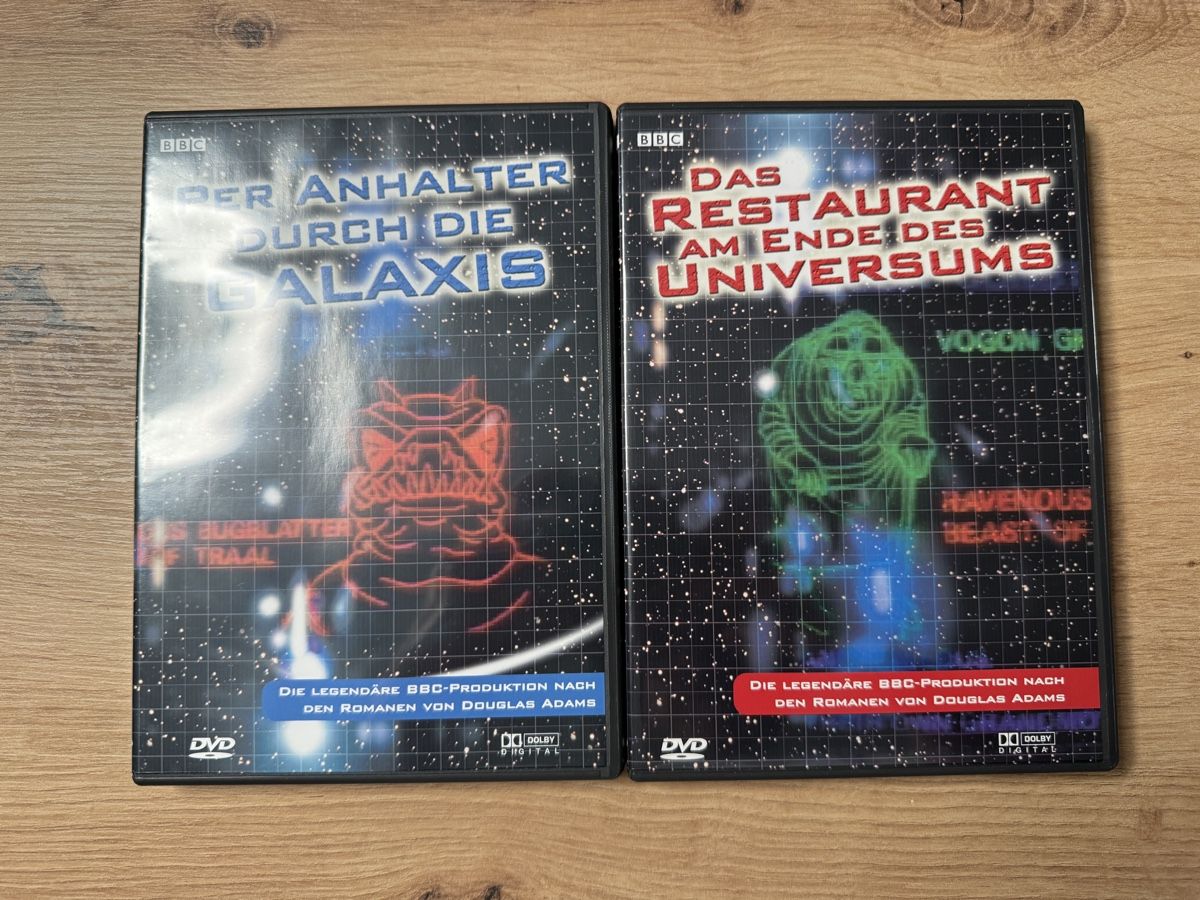 Tutti i DVDs: Per Anhalter durch die Galaxis - DVD Box - Kult! – Usato da Biberist venduto da etesummer 2