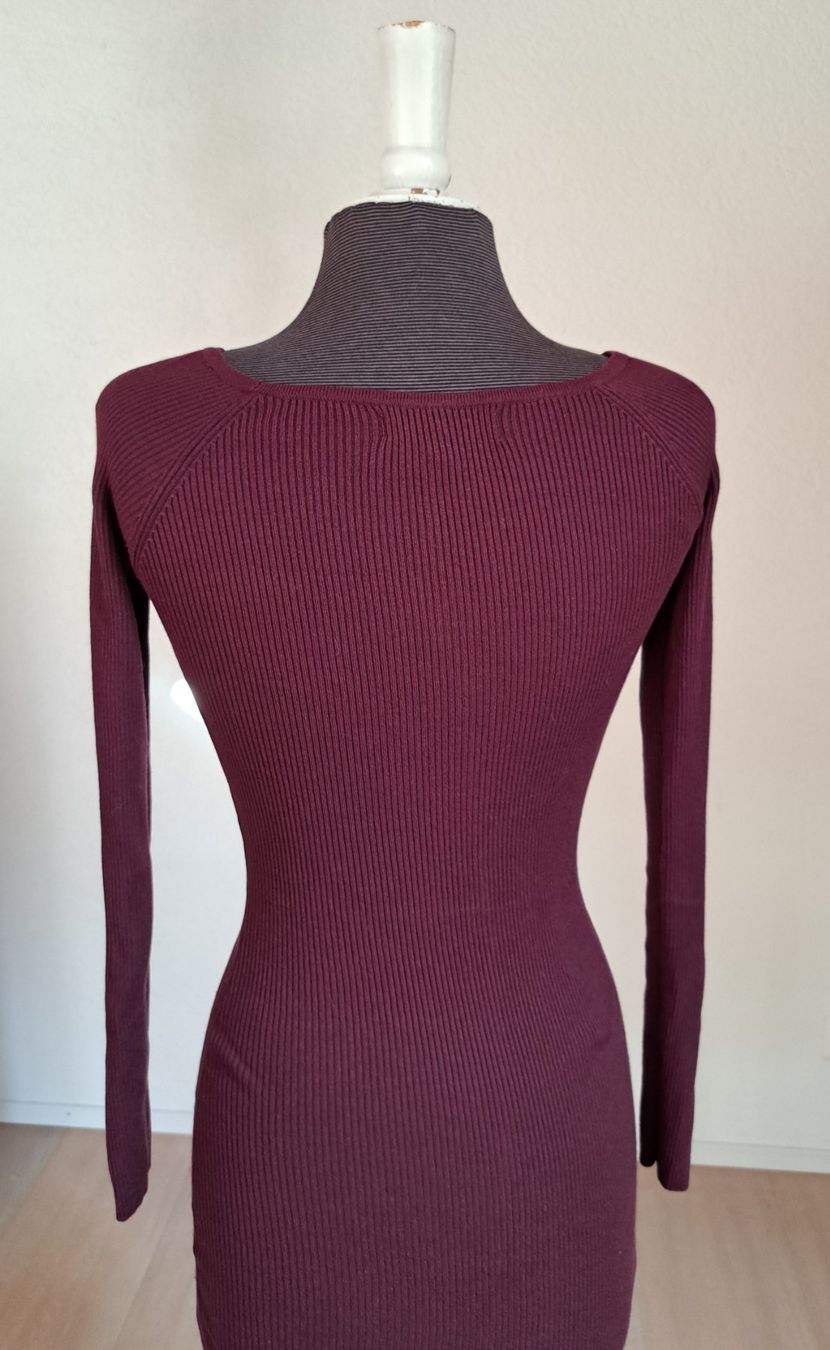 Kleider: Bordeaux Strickkleid – Gebraucht aus Reutigen von IrisFashion 1