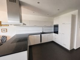 Moderne Küche (Sanitas Troesch) 