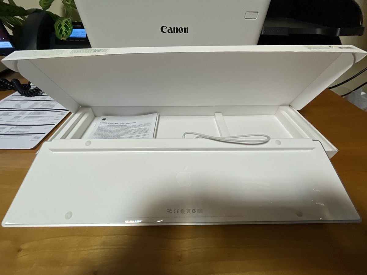 Apple Claviers: Apple Keyboard with Numeric Keypad in Original Box – D'occasion à Pontresina par jul_k6nd 3