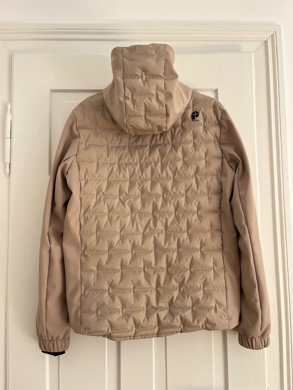 Protest Giacche: Protest Herren Jacke beige L halb Daunen – Usato da Zürich venduto da bretxo 1