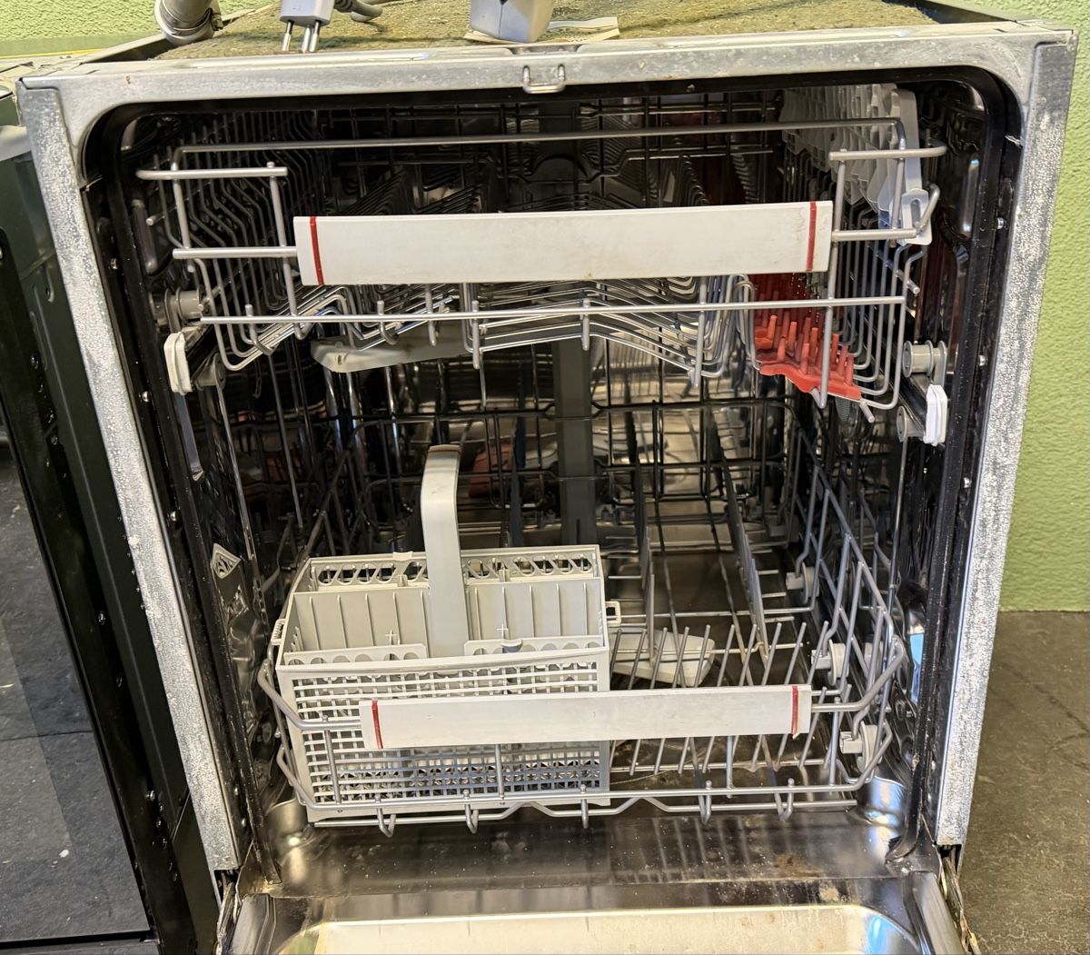 Geschirrspüler: Geschirrspüler Electrolux integrierbar gebraucht Holzfront – Gebraucht aus Zürich von Simon8032