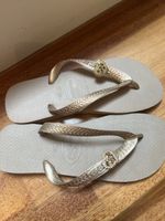 Havaianas Sandalen Gr. 36/37 Goldfarben mit Herz-Applikation