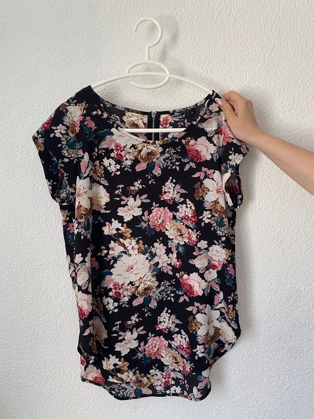 Only Blusen: Bluse – Gebraucht aus Menznau von cle_j2js