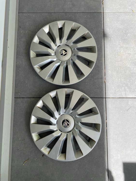 Jeu De 2 Enjoliveurs Skoda 15 Pouces - Référence CF80605 - Occasion - Pièce D'Origine