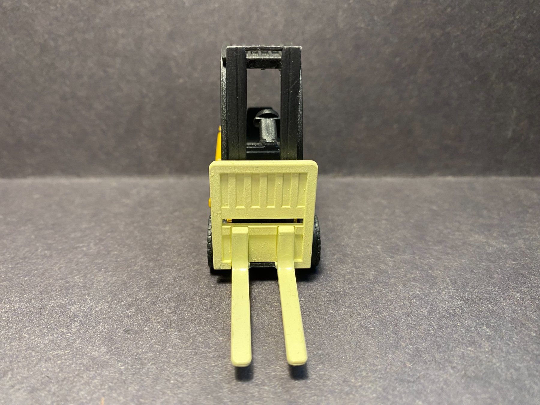 Spielzeuge: Gabelstapler Yale Veracitor VX Modellauto Rückzugmotor – Gebraucht aus Spiez von Mlandcruiser 2