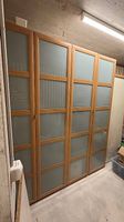 Kleiderschrank / Schrank