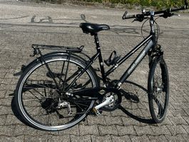 SCHÖNES RALEIGH DONNINGTON DAMENFAHRRAD – 27 GÄNGE