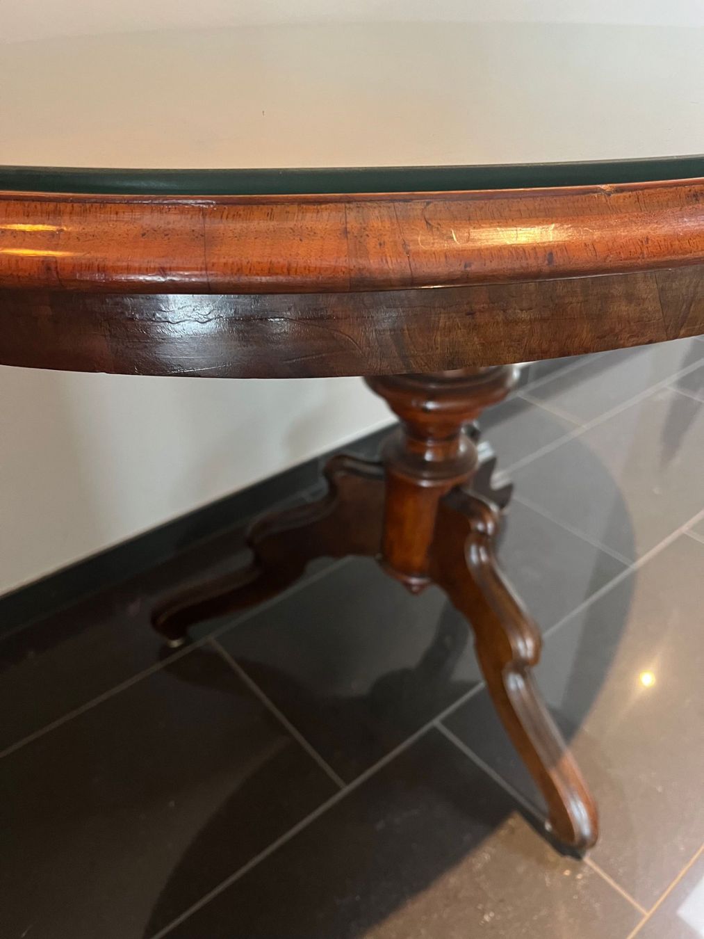 Tavoli: Antiker ovaler Biedermeier Ess- oder Salontisch – Usato da Zofingen venduto da travelller 3