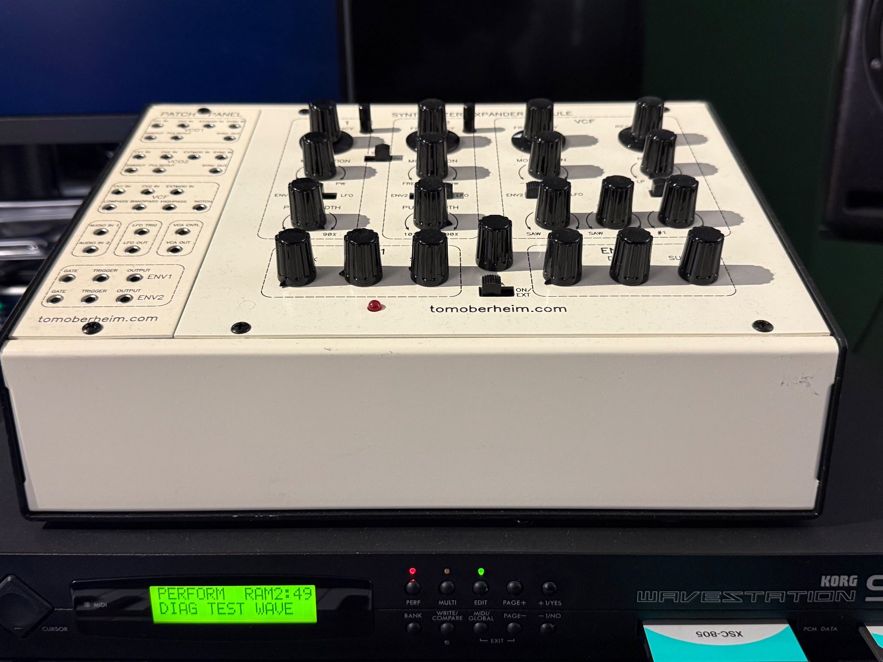 Oberheim Electronics Strumenti musicali: Tom Oberheim Synthesizer Expander Module – Usato da Delémont venduto da cpop 4