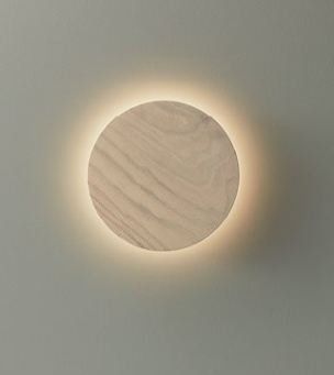 Lampen: Vibia Dots Wandleuchte 4675 Eiche – Gebraucht aus Rothenburg von Lampenoutlet